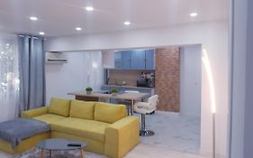 Apart Maya
